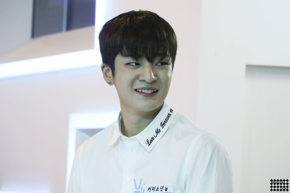 소년24BOYS24少年24정민환소년민환김진섭소년진섭채호철소년호철김성현소년성현