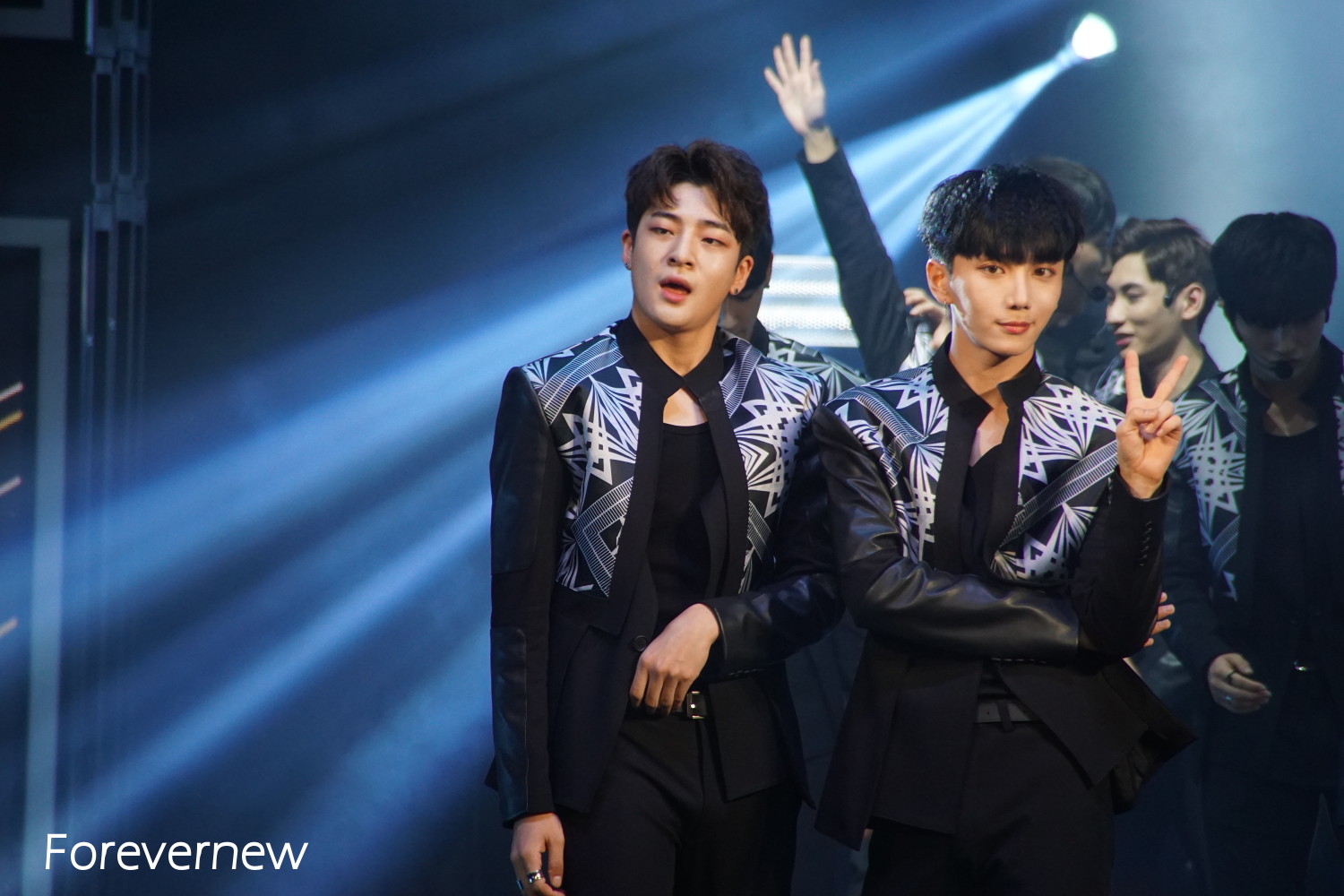 소년24BOYS24少年24김진섭황인호