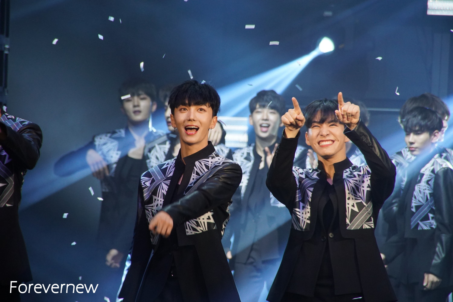 소년24BOYS24少年24황인호박도하