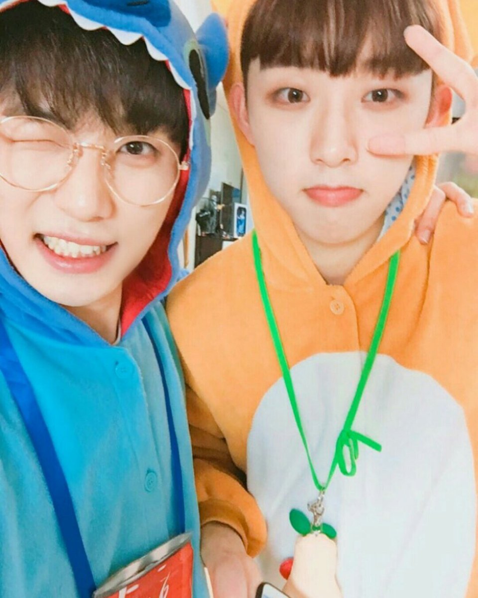 소년24BOYS24少年24EVLIVE화요일을부탁해용현호철
