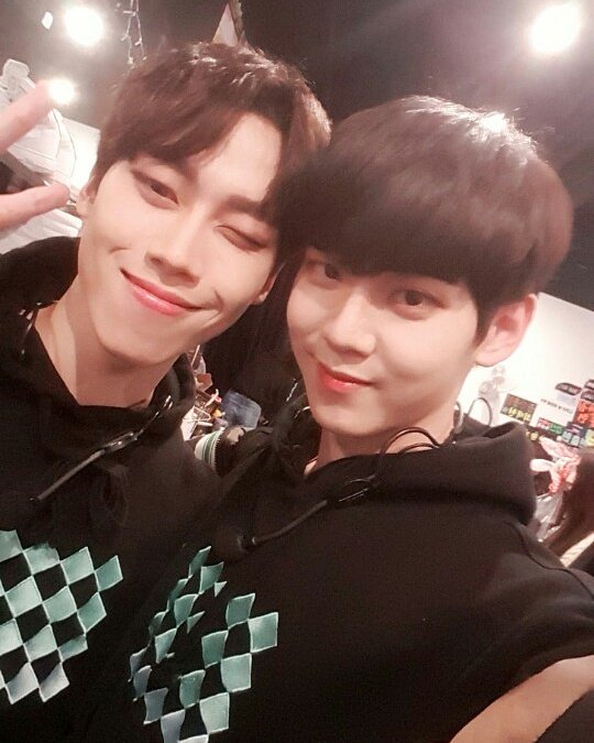 소년24BOYS24少年24E성환우진